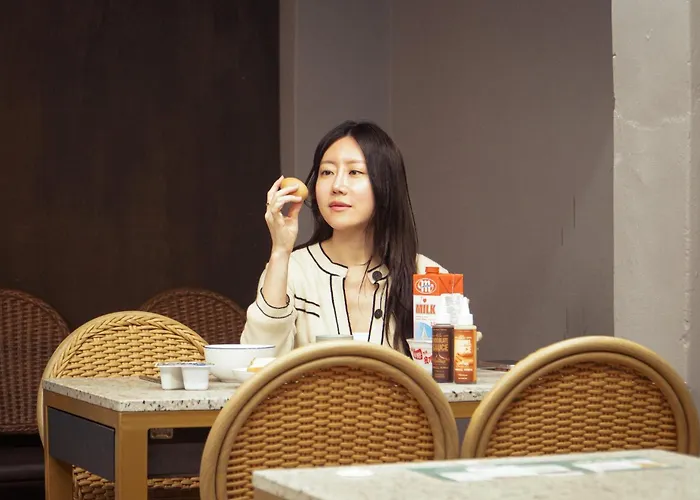 Near Dongdaemun, Geumho Station, Female Only - Style *